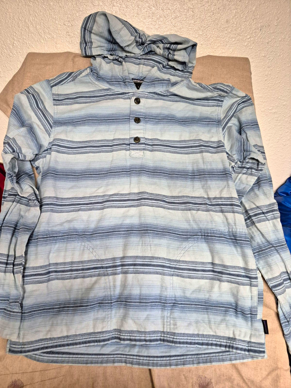 Patagonia Henley Pullover Hoodie small Blue/White cotton